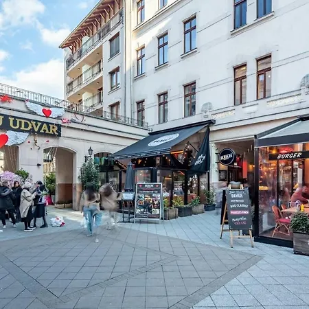 Ultra - Charming And New - Quiet Sleep Budapest