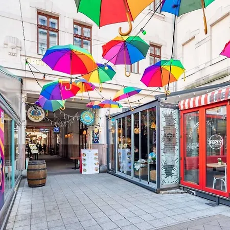 Ultra - Charming And New - Quiet Sleep *