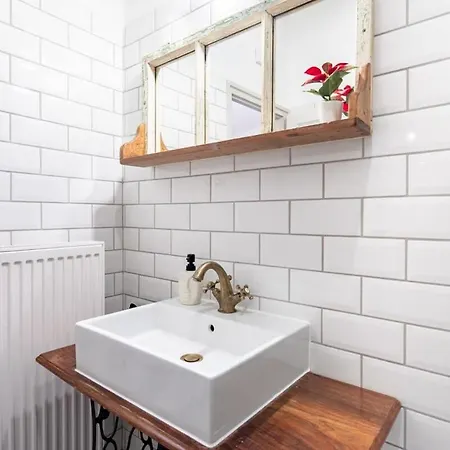 Ultra - Charming And New - Quiet Sleep *