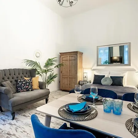 Ultra - Charming And New - Quiet Sleep Daire