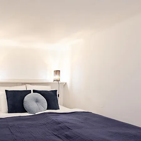 Ultra - Charming And New - Quiet Sleep