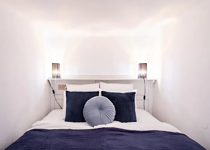 Ultra - Charming And New - Quiet Sleep
