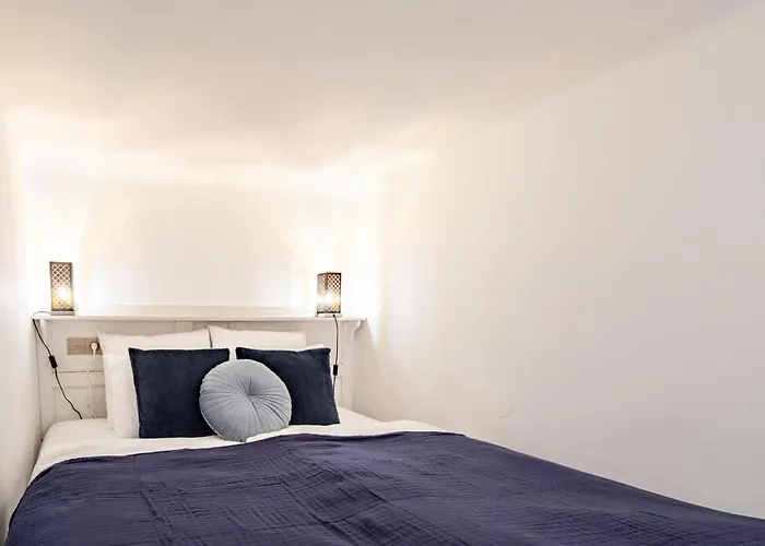 Ultra - Charming And New - Quiet Sleep