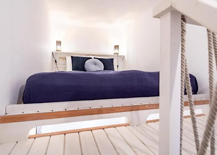 Ultra - Charming And New - Quiet Sleep * Budapest